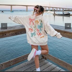Bow sweatshirt